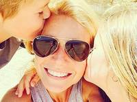 Мамы и дети: Самые милые селфи звезд