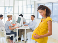 Беременным планируют сократить рабочий день