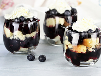 Как приготовить черничный трайфл