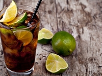 Коктейли с ромом: Три летние идеи