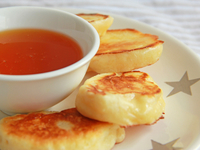 Дрожжевые оладьи на молоке