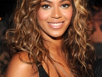 Бейонсе выпустила линию школьных принадлежностей