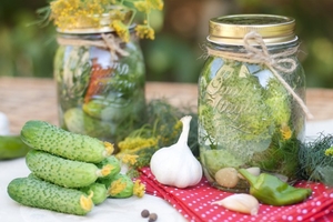 Как приготовить соленые огурцы (ВИДЕО)