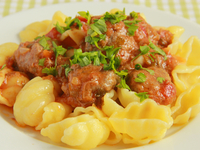 Мясные шарики в томатном соусе