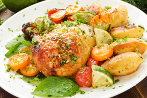 Как приготовить фаршированные куриные окорочка (ВИДЕО)