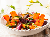 Салат из запеченной тыквы и свеклы