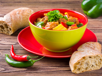 Гуляш из говяжьей вырезки