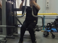 Геннадий Кернес восстанавливает здоровье на тренажерах