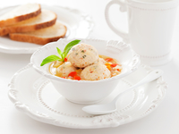 Куриные тефтели, фаршированные помидорами