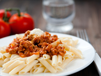 Макароны с мясным соусом