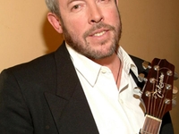 На концерте Макаревича распылили газ: в Сеть попало видео