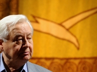 79-летний Олег Табаков обратился к врачам