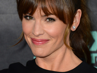 Модный конфуз: Дженнифер Гарнер "засветила" утягивающее белье