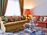 Как визуально увеличить гостиную с помощью текстиля: Совет эксперта