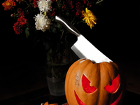 Как вырезать тыкву на Хэллоуин (видео)