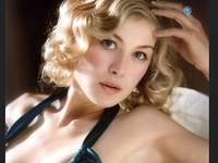 Как привести мышцы ног в тонус: Упражнение от Розамунд Пайк