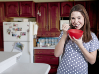 Первые симптомы беременности