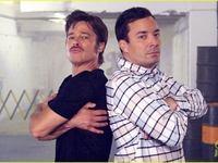 Брэд Питт станцевал брейк-данс