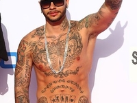 Рэпер Тимати выпустил новый клип, в котором заговорил о личной драме