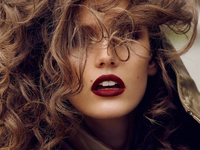 Модный макияж 2014: Акцент на темные губы