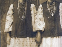 Как одевались украинки 100 лет назад: Фото