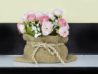 Как украсить цветочный горшок с помощью мешковины (ВИДЕО)