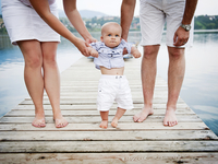 Первые шаги: Как ребенок учится ходить