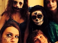 Дочки Петра Порошенко примерили костюмы к Хэллоуину