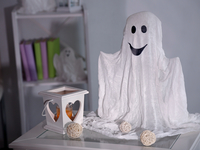 Украшение дома на Хэллоуин: Декоративные привидения (видео)