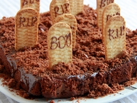 Торт Кладбище на Хэллоуин