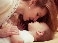 Ученые: Счастье от рождения детей длится два года