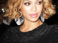 Коротко и ясно: Бейонсе обрезала волосы под каре