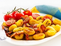 Картофель с беконом: ТОП-5 рецептов