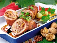 Горячие блюда на Новый год: ТОП-5 рецептов мясного рулета