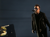 Солист группы U2 Боно едва не погиб в авиакатастрофе