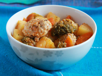 Осеннее рагу с брокколи и мясными шариками