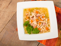 Суп с говядиной и белой фасолью