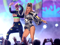 Ферги завела публику на American Music Awards 2014