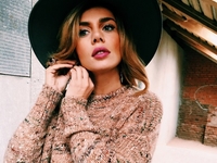 Анна Седокова переехала в новый дом