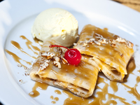 Французские крепы с карамельным соусом