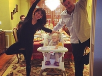 Как отпраздновали День благодарения звезды с детьми?