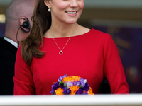 ТОП-10 стильных звезд недели