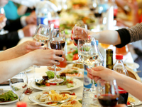 Лучшие новогодние тосты: будь готов к застолью!