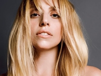 Lady  GaGa рассказала, что в 19 лет ее изнасиловали