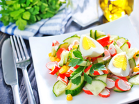 Рецепты на Новый год: Салат из крабовых палочек