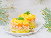 Новогодние рецепты: Салат Мимоза с лососем