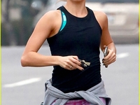 Фитнес-фото дня: актриса Никки Рид