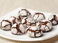 Как приготовить шоколадное печенье с трещинками