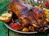 Утка с яблоками на Новый год: ТОП-5 рецептов