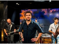 Солист группы СКАЙ о запоминающемся Новом годе: Даже милицию вызывали